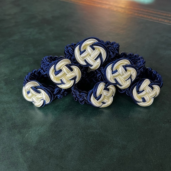 Vintage Set of 6 Blue and White Woven Napkin Rings - Picture 2 of 8